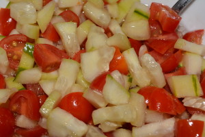 Perfect summery salad with a hint of garlic!