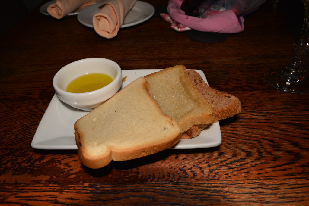 Tutto Gusto Gluten Free Bread Plate