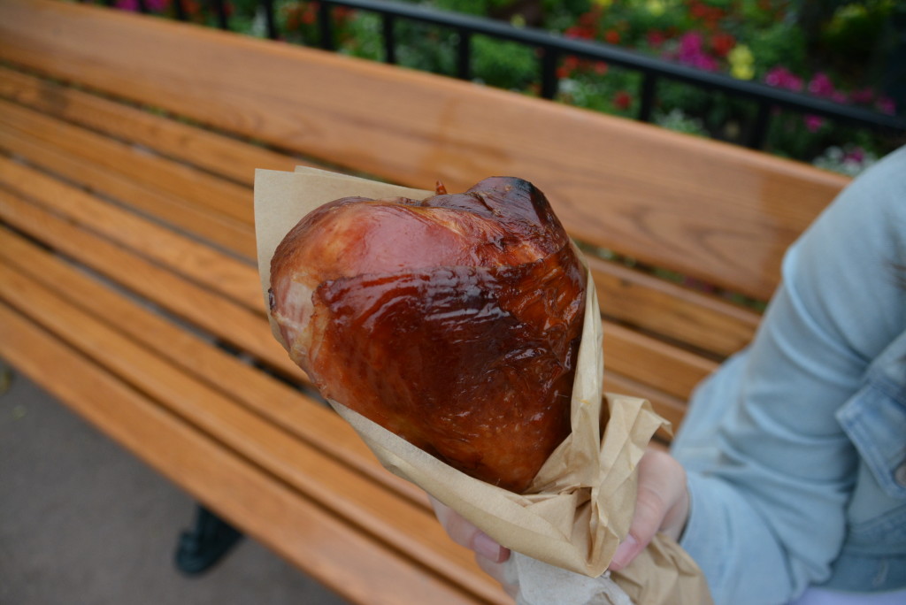 A turkey leg lunch in America while Dan enjoyed some food stand treats!